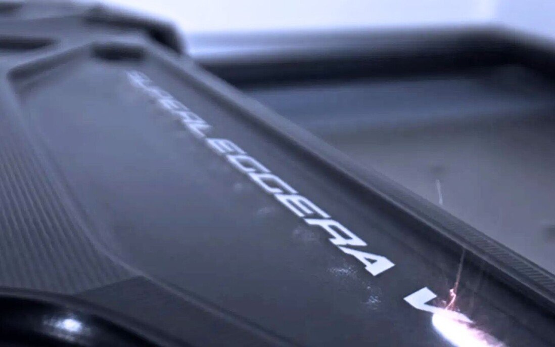 Superleggera V4 Centenario : Ducati annonce une sportive ultra exclusive de plus de 220 ch avec carbone partout et Akrapovic titane