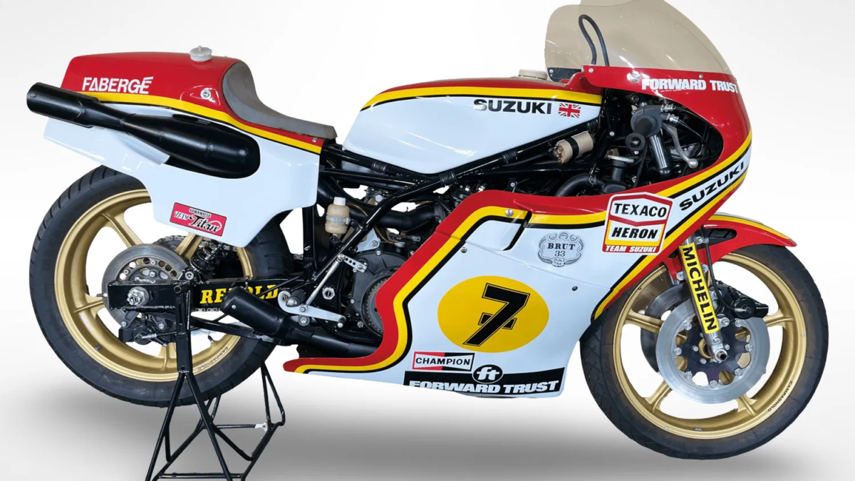 La Suzuki RG500 ayant appartenu à Barry Sheene, championne du Grand Prix en 1977, sera mise aux enchères.