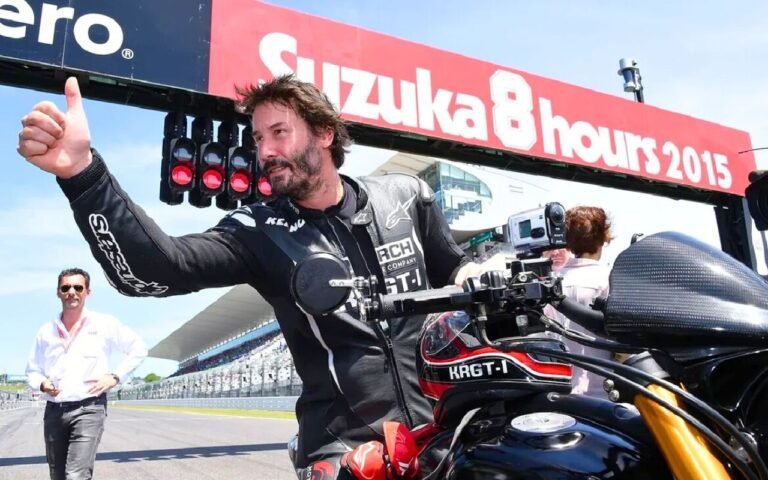 Keanu Reeves dévoile sa Ducati 998 Matrix dans son garage personnel