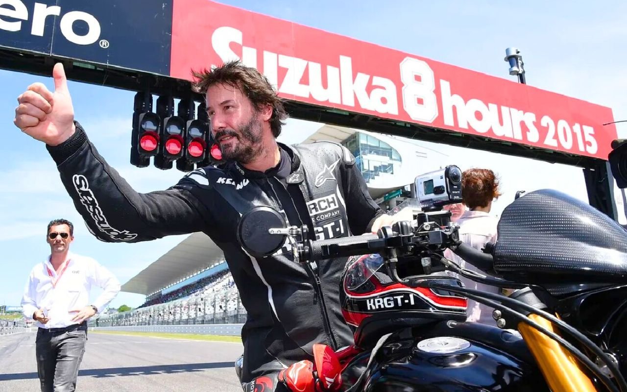 Keanu Reeves dévoile sa Ducati 998 Matrix dans son garage personnel