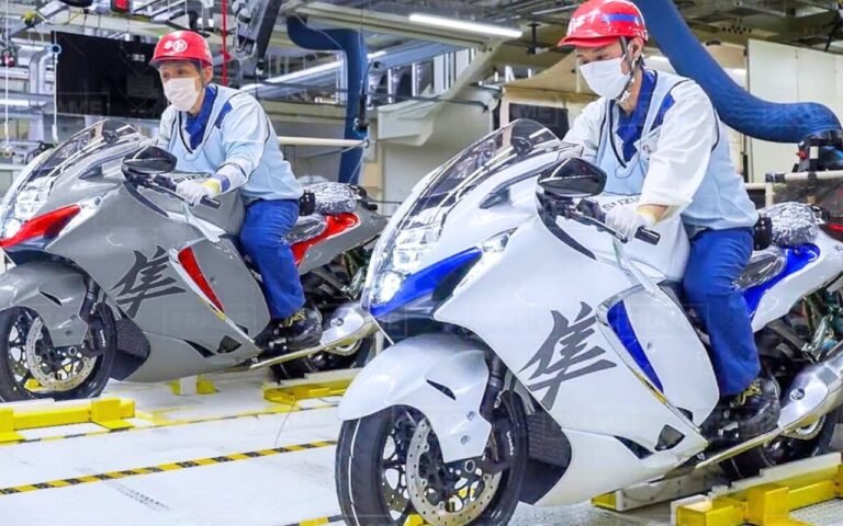 La moto Hayabusa 190 chevaux étonne par son assemblage manuel japonais traditionnel