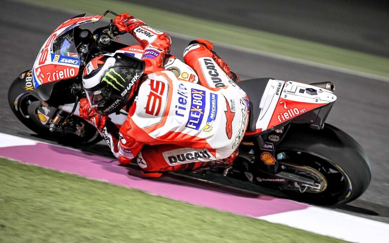 Les airbags MotoGP 0,05 s arrivent dans les combinaisons grand public